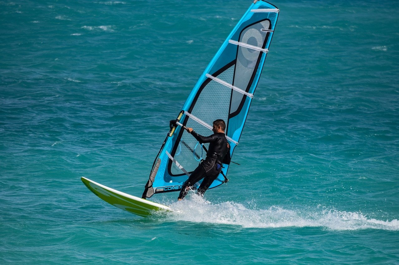 windsurf