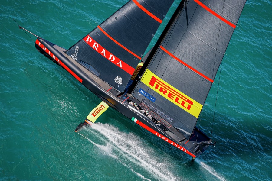 luna rossa