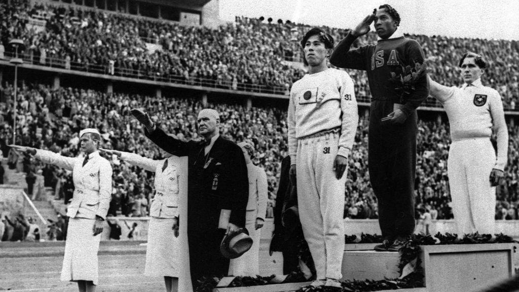 jesse owens podio