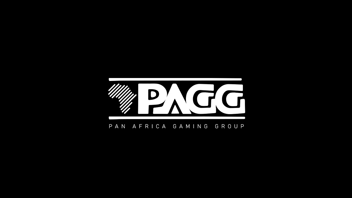 pagg white on black