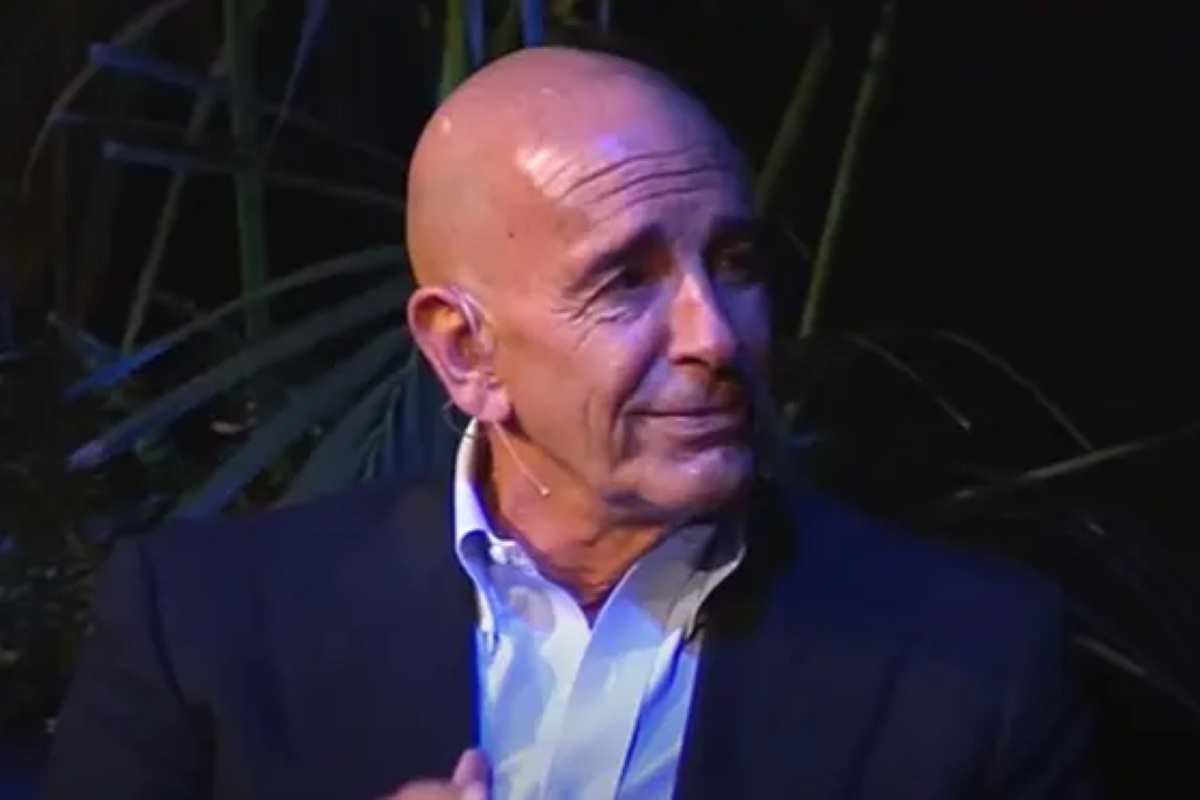 Chi è Tom Barrack?