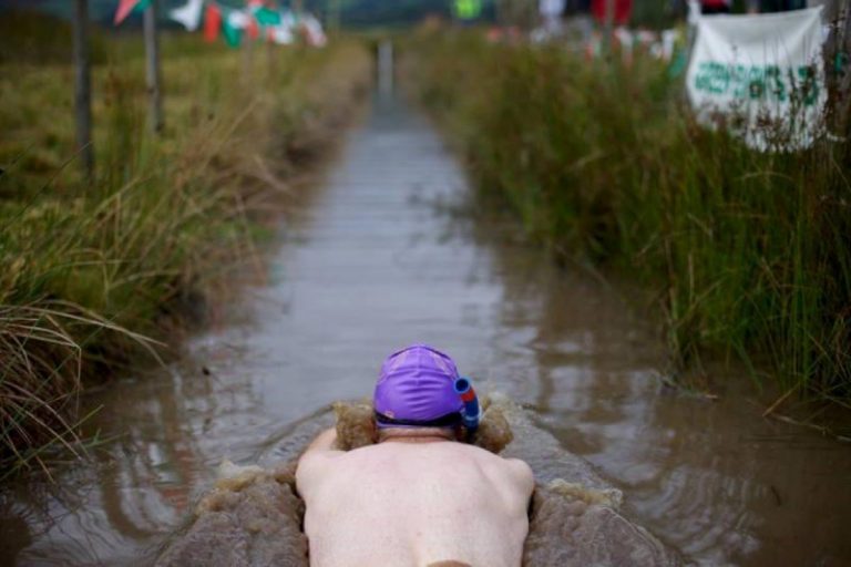 Bog snorkeling: la storia dello snorkeling nella palude