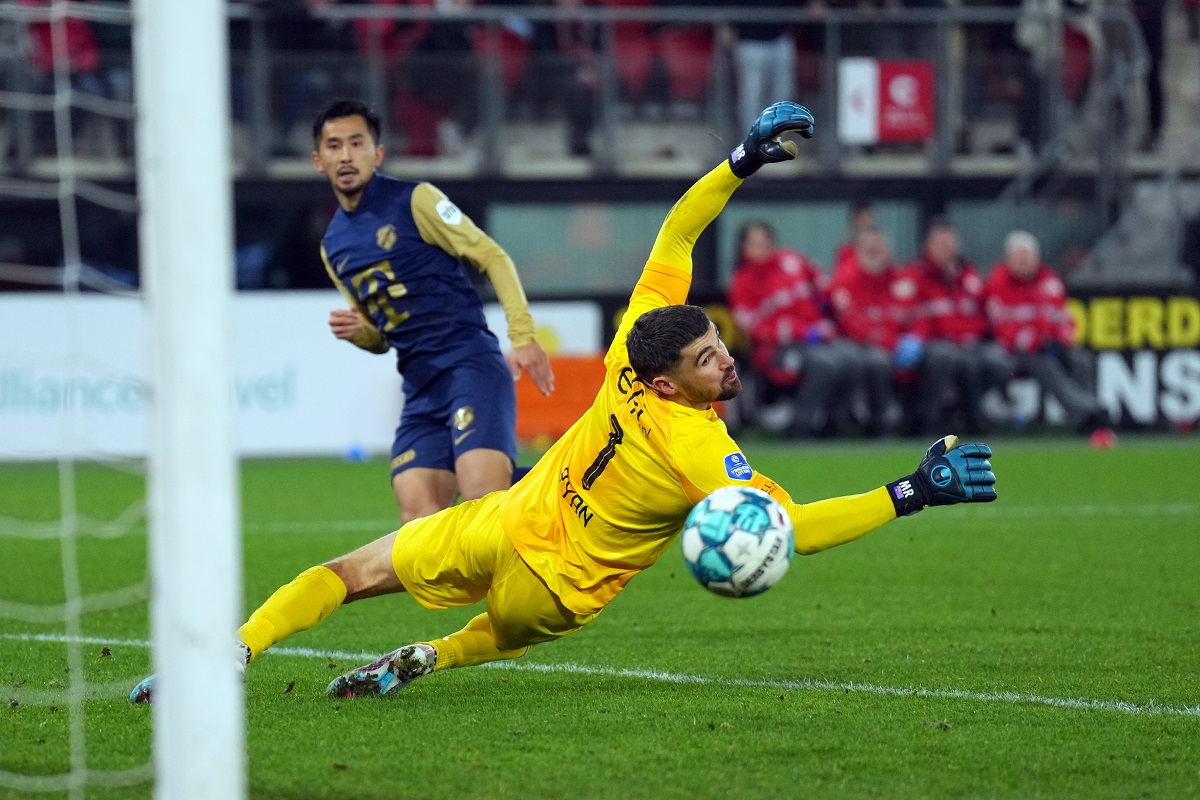 001-leandro-requena-goalkeeper-goal-argentinian