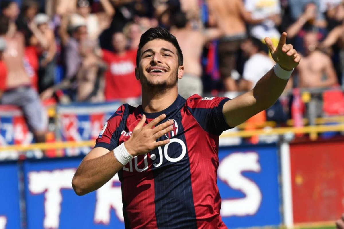 001-career-riccardo-orsolini-bologna-striker