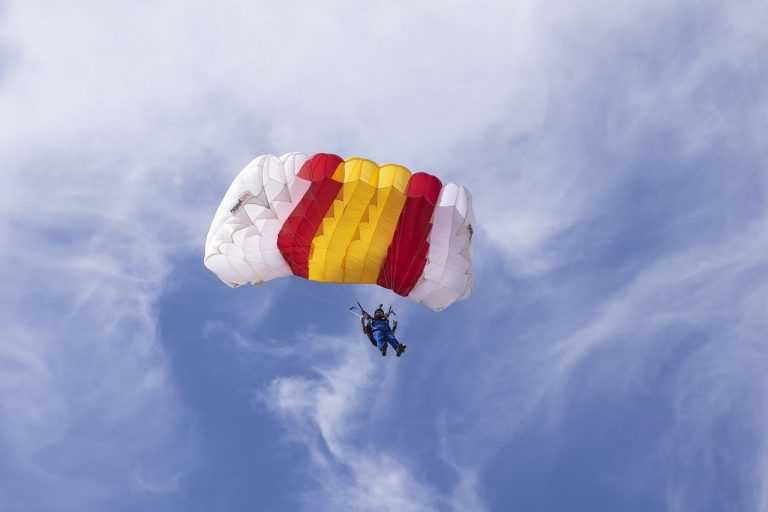 la storia del base jumping regole e come iniziare